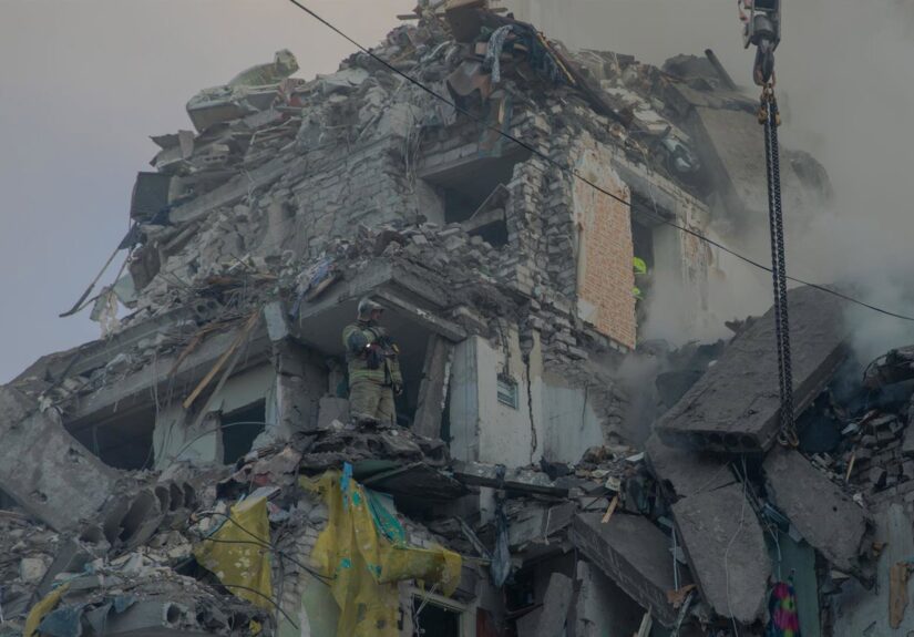 Mueren al menos once personas y 46 resultan heridas en bombardeos rusos sobre Kiev