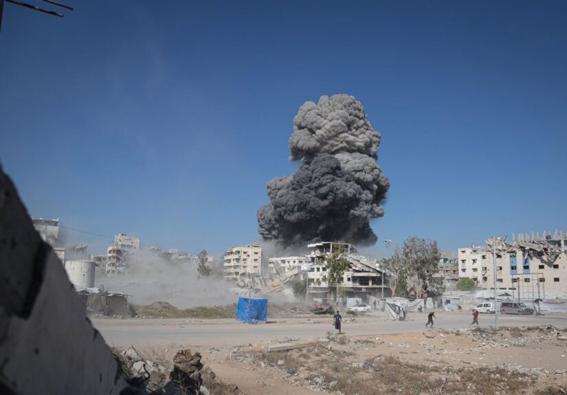 Mueren dos palestinos, entre ellos un niño, en bombardeos de Israel contra Gaza pese al alto el fuego