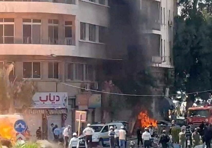 Registran varias explosiones en la capital de Siria durante la visita de Macron, quien se encuentra a salvo