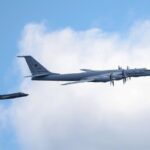 Reino Unido intercepta un avión de Rusia que se acercó a uno de sus portaaeronaves en el mar de Noruega