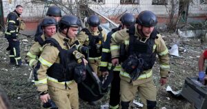 Rusia lanza una oleada de ataques con misiles y drones sobre Kiev y causa al menos 10 muertos y 50 heridos