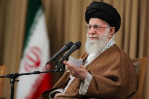 Suspendido el servicio de trenes entre Teherán y Mashhad por los ataques de EEUU antes del entierro de Jamenei
