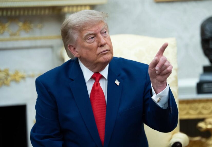 Trump amenaza con "destruir un puente o una central eléctrica" en Irán por cada buque que sea atacado en Ormuz