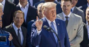 Trump anuncia subidas de aranceles para la UE por multar de nuevo a empresas de EE.UU.