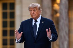 Trump critica el desequilibrio de gasto militar entre aliados de la OTAN: "Ridículo"