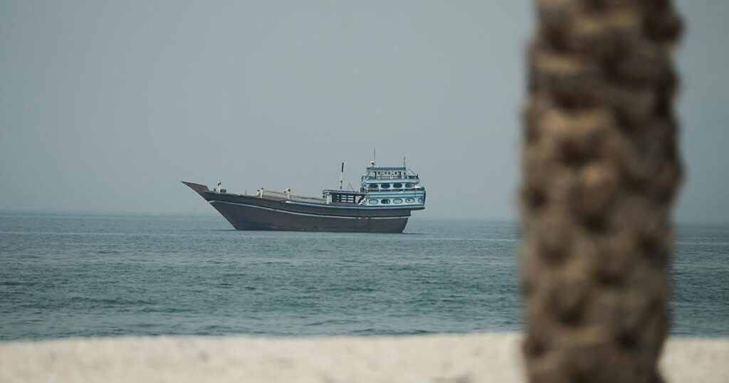 Trump da marcha atrás en el peaje a los barcos que transitan por el estrecho de Ormuz