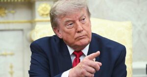 Trump estrecha el cerco sobre Cuba con sanciones, bloqueo y amenaza militar