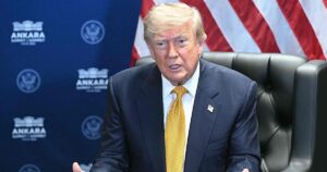 Trump ordena suspender el comercio con España por ser un «socio pésimo» en la OTAN por el gasto en defensa
