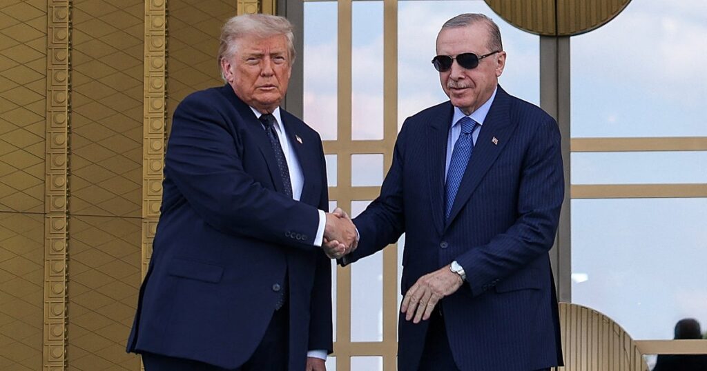 Trump vuelve a reclamar Groenlandia en su llegada a la cumbre de la OTAN, con la que se muestra «muy decepcionado»