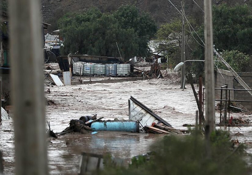Un fuerte temporal deja al menos 13 muertos y 60.000 personas aisladas en Chile