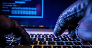 Varios 'hackers' filtran en la 'dark web' más de 600.000 datos sensibles del Departamento de Educación británico