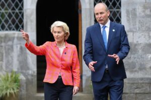 Von der Leyen recuerda que la suspensión del Acuerdo de Asociación con Israel "sigue en el tejado" de los 27