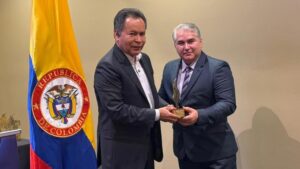 William Villamizar obtiene el título de 'Gobernador Solidario e Incluyente de Colombia 2026'