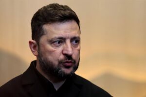 Zelenski asegura que en "meses" habrá condiciones para una paz digna "por la fuerza o por la diplomacia"