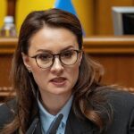Zelenski destituye a la primera ministra ucraniana tras solo un año en el cargo