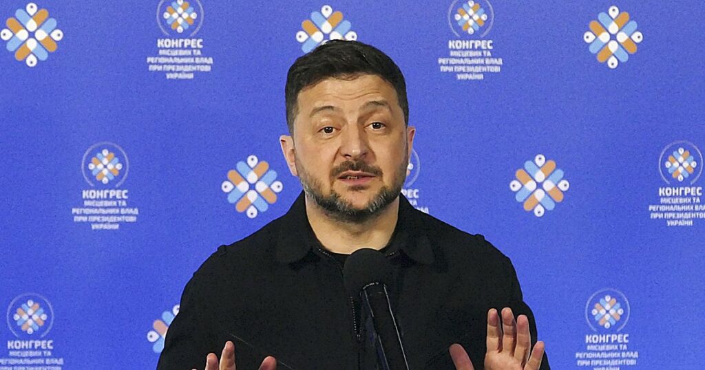 Zelenski destituye al jefe del Ejército ucraniano tras las protestas por el cese del ministro de Defensa