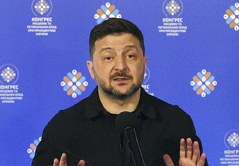 Zelenski destituye al jefe del Ejército ucraniano tras las protestas por el cese del ministro de Defensa