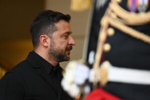 Zelenski reivindica ataques contra instalaciones logísticas y un depósito de petróleo en la región de Moscú