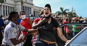 la revolución fallida que amenaza a un régimen en ruinas