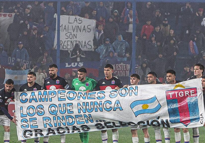 un autobús de argentinos aficionados de Tigre es atacado a balazos