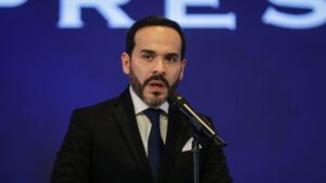 Abelardo de la Espriella firma decreto que declara la emergencia nacional