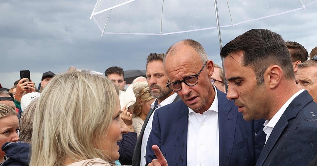Abucheos al canciller Friedrich Merz en las campañas electorales del este alemán
