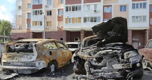 Al menos 27 muertos y 40 heridos en un nuevo ataque ruso a un centro logístico cercano a Kiev
