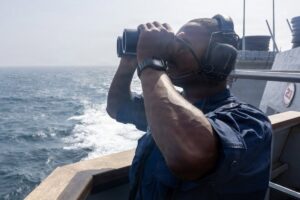 Al menos dos muertos en un ataque de EEUU en la isla iraní de Larek, en el estrecho de Ormuz