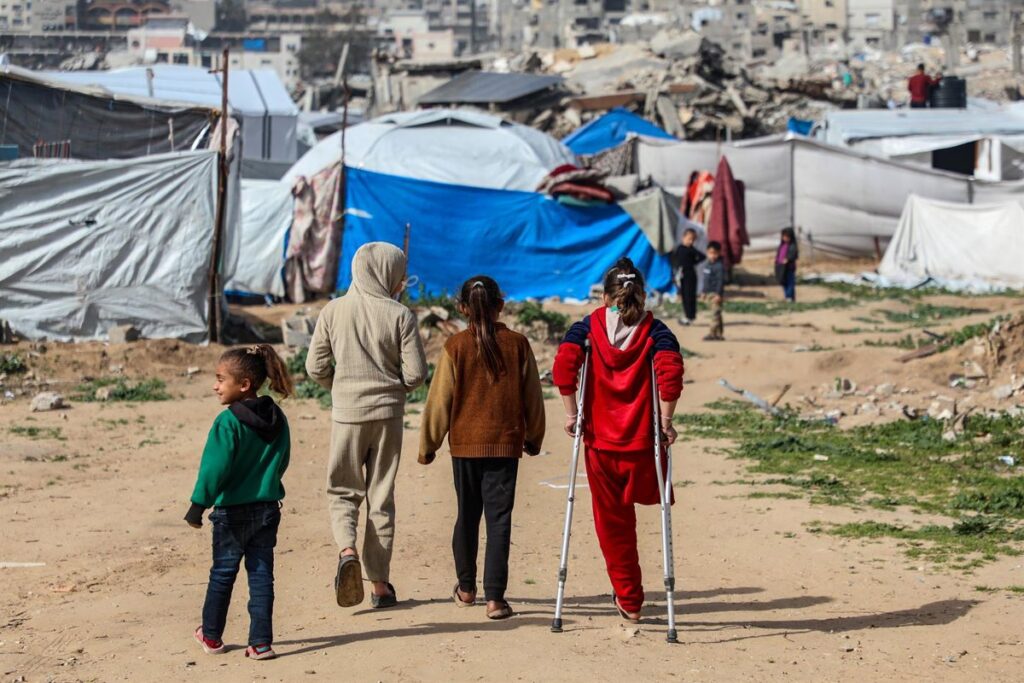 Al menos dos muertos por un ataque de Israel cerca de una escuela de la UNRWA en el norte de Gaza