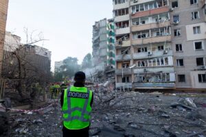 Al menos dos muertos y 20 heridos en un ataque ruso sobre una comisaría en la provincia ucraniana de Yitomir