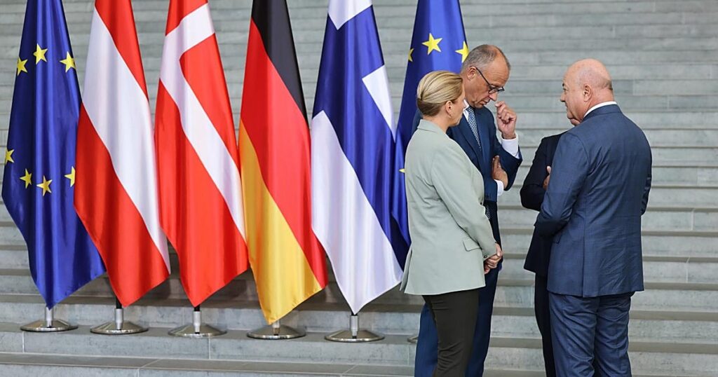 Alemania y los países del Norte exigen recortar el presupuesto europeo y desplazar gasto de agricultura a defensa