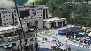 Alerta máxima en la frontera entre China y Nepal por la amenaza de un desbordamiento glaciar