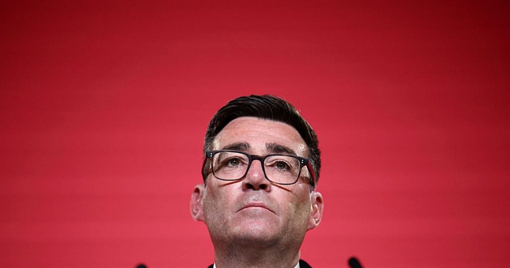 Andy Burnham intercambió mensajes con alguien que se hizo pasar por la jefa de gabinete de Trump