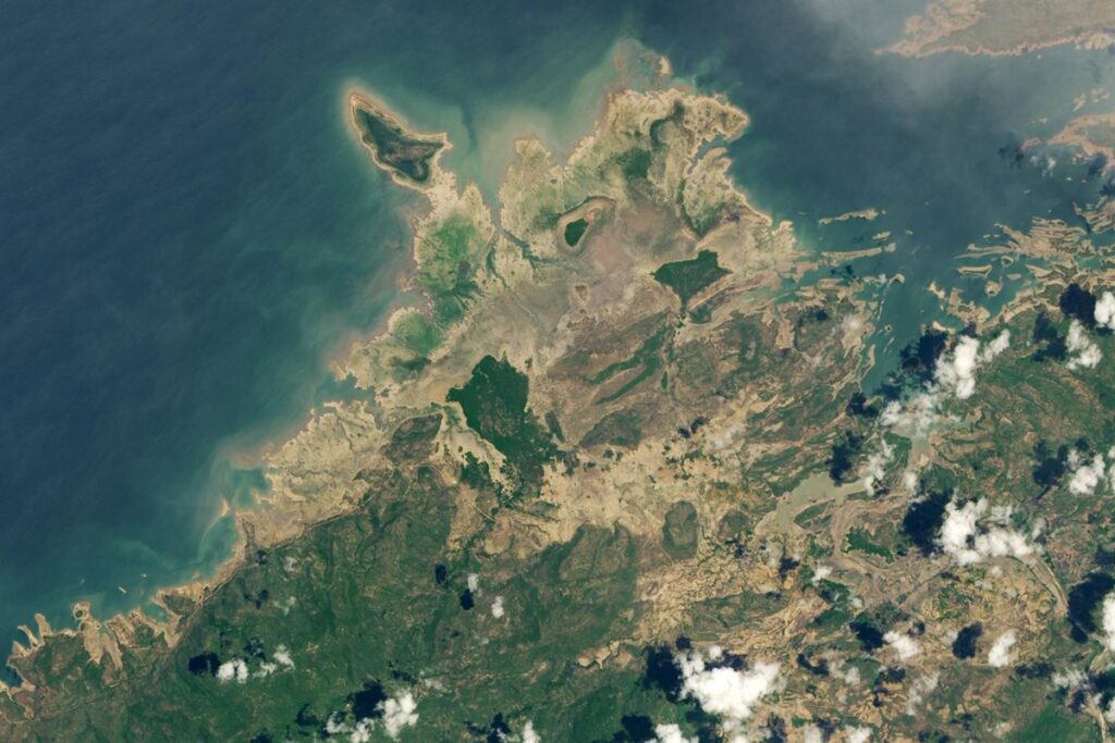 Asciende a más de 40 el número de muertos tras volcar un ferry sobrecargado en el lago Kariba