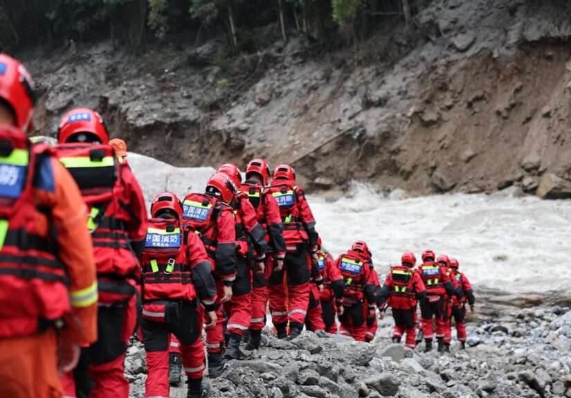 Ascienden a 626 los muertos por la devastadora riada en Nepal