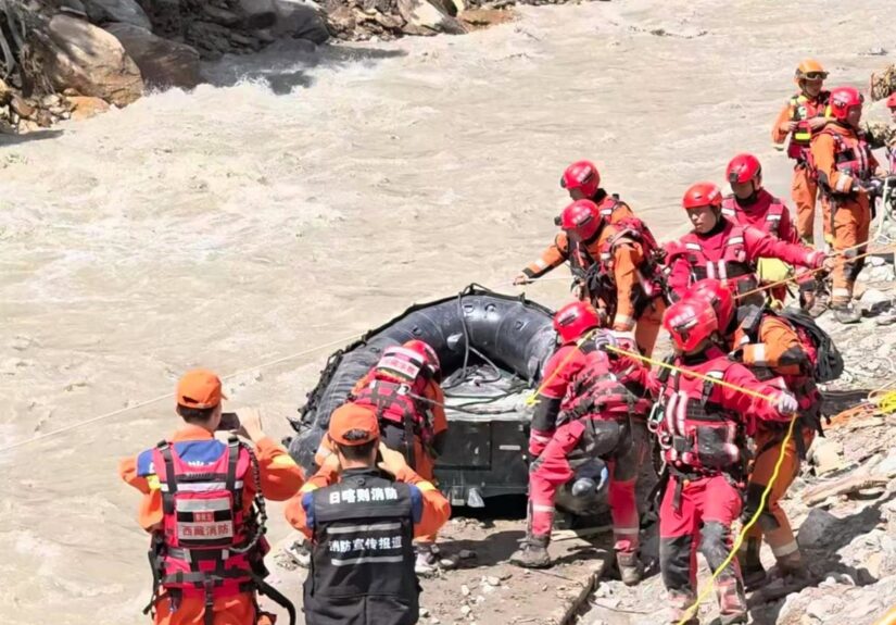 Ascienden a cinco los muertos y más de 550 los desaparecidos en China por la riada en la frontera con Nepal