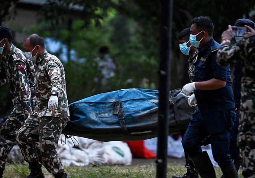 Aumenta a 955 la cifra de muertos por la catástrofe en Nepal y el Tíbet y quedan 4.471 desaparecidos