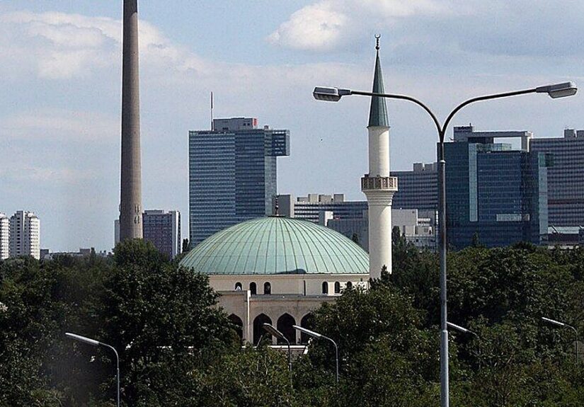 Austria aborda la prohibición del «islam político»