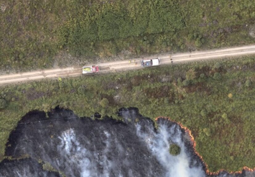 Bélgica controla el histórico incendio de Hautes Fagnes, pero teme que el viento lo empuje hacia Alemania