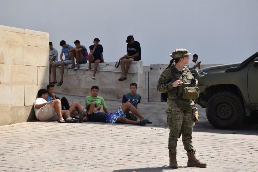 Bruselas recalca "el deber" de España de proteger a los menores de Ceuta y pide la devolución de "todos" los irregulares