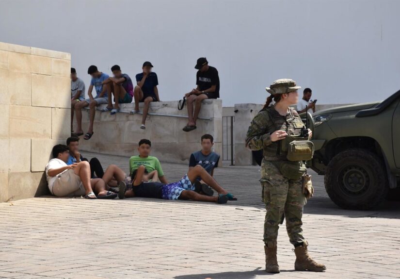 Bruselas recalca "el deber" de España de proteger a los menores de Ceuta y pide la devolución de "todos" los irregulares