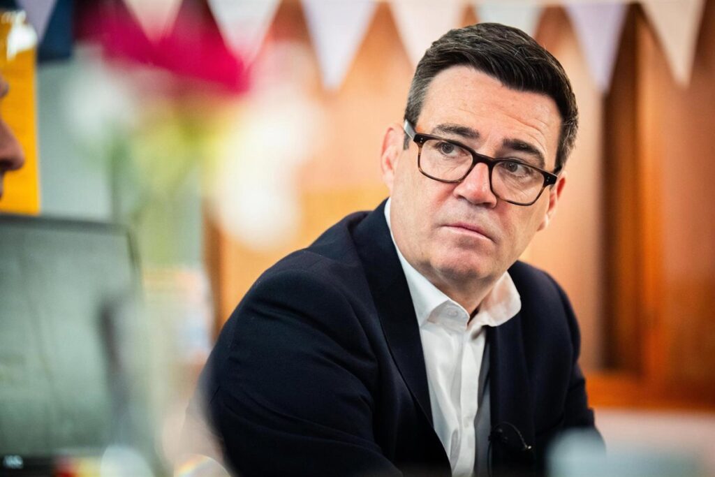 Burnham lanza un plan para acabar con el sinhogarismo en Reino Unido para Navidad