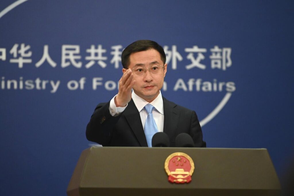 China adoptará "todas las medidas necesarias" para proteger sus intereses de posibles sanciones de EEUU por Irán