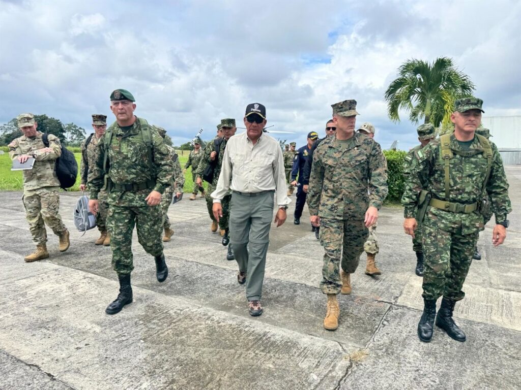 Colombia, Ecuador y EEUU refuerzan la cooperación contra el narcotráfico en una reunión en el Pacífico
