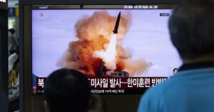 Corea del Norte lanza un misil balístico hacia el mar de Japón