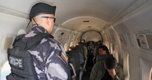 De la Espriella afirma que han muerto seis miembros de grupos armados ilegales en los primeros combates con su nuevo Gobierno