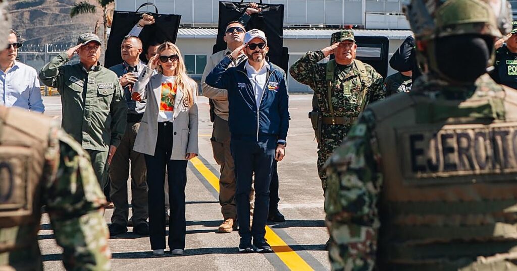 De la Espriella autoriza a EE.UU. a realizar «operaciones militares conjuntas» en Colombia contra el narco