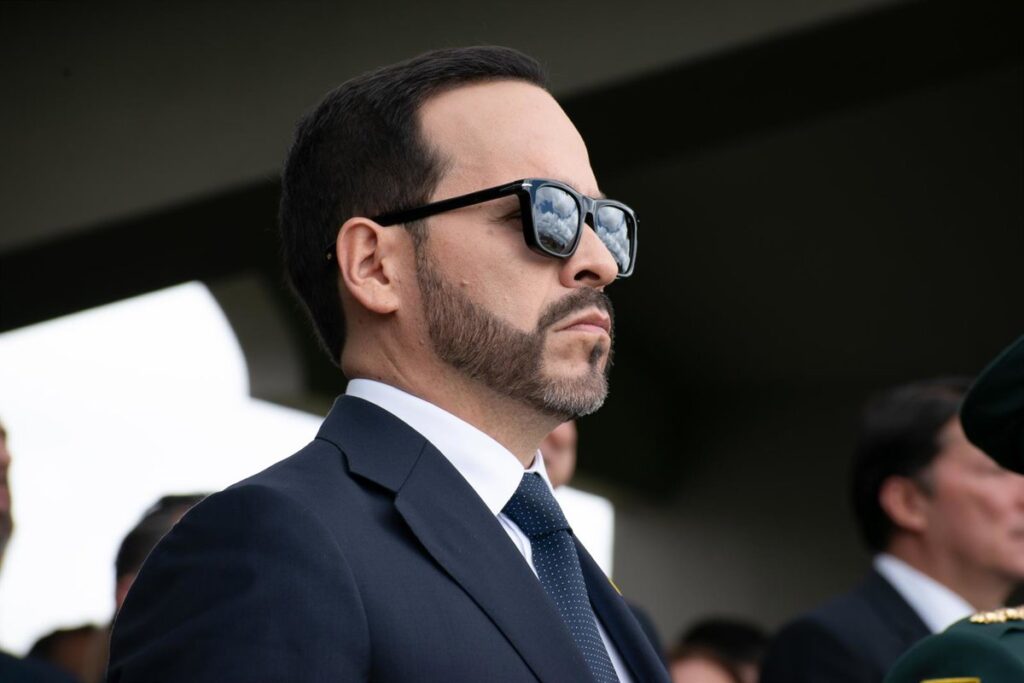De la Espriella pone fin oficialmente a los procesos de diálogo con grupos armados en Colombia