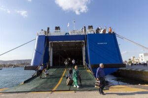 Detenidos el capitán y siete miembros de la tripulación del ferry hundido frente a las costas del norte de Chipre