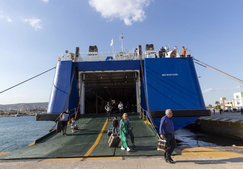 Detenidos el capitán y siete miembros de la tripulación del ferry hundido frente a las costas del norte de Chipre